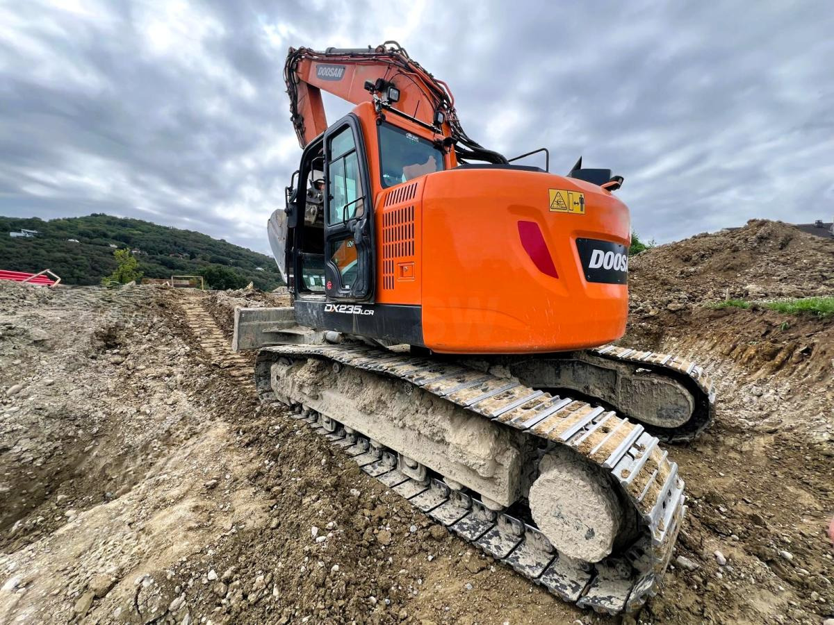 Doosan DX235 LCR-5 PELLE A CHENILLES 26T - Lintekskavaator: pilt 2 Doosan DX235 LCR-5 PELLE A CHENILLES 26T - Lintekskavaator: pilt 2
