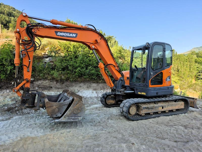 Doosan DX85R-3 PELLE A CHENILLES 8,5T - Lintekskavaator: pilt 1 Doosan DX85R-3 PELLE A CHENILLES 8,5T - Lintekskavaator: pilt 1