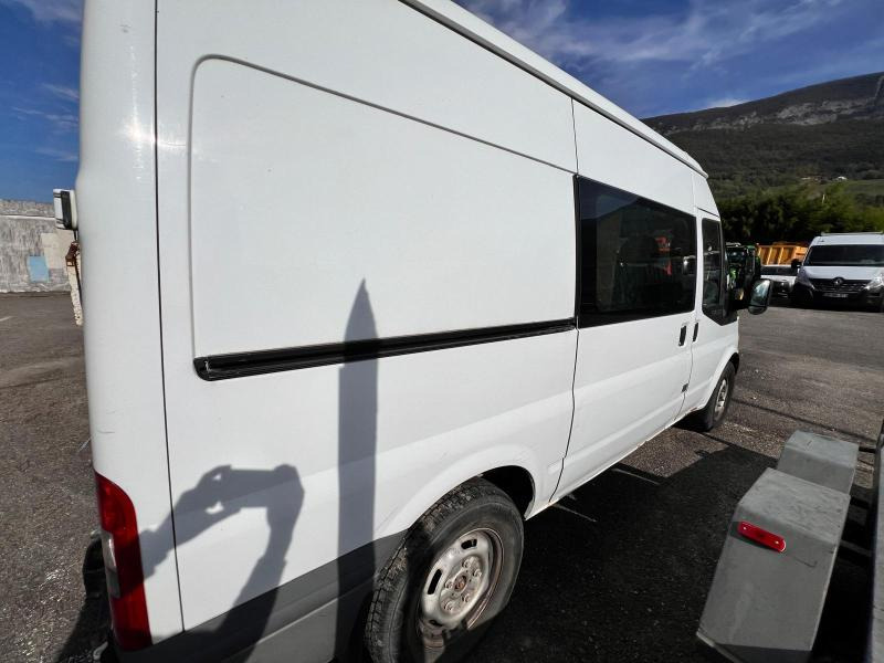 Ford Transit 2,2L TDCI 140cv Moteur HS - Väike kaubik: pilt 4 Ford Transit 2,2L TDCI 140cv Moteur HS - Väike kaubik: pilt 4