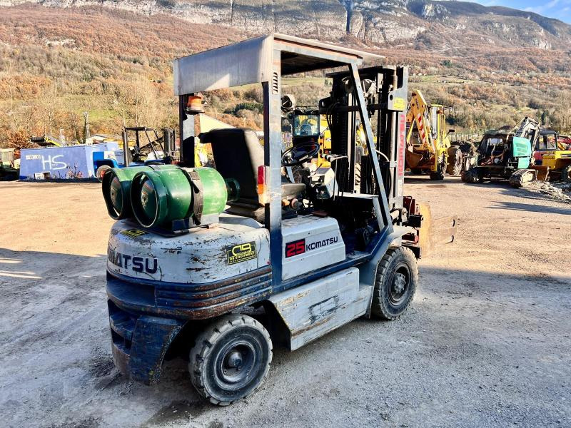 KOMATSU Chariot élévateur à gaz FG25T-11E (AVEC PINCE) - Gaasitõstuk: pilt 3 KOMATSU Chariot élévateur à gaz FG25T-11E (AVEC PINCE) - Gaasitõstuk: pilt 3
