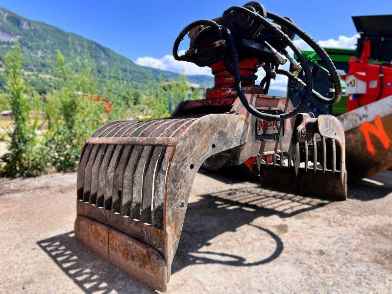 NPK DG-14 Pince de tri pour pelle de 8 à 15T - Haarats - Ehitusmasinad: pilt 3 NPK DG-14 Pince de tri pour pelle de 8 à 15T - Haarats - Ehitusmasinad: pilt 3