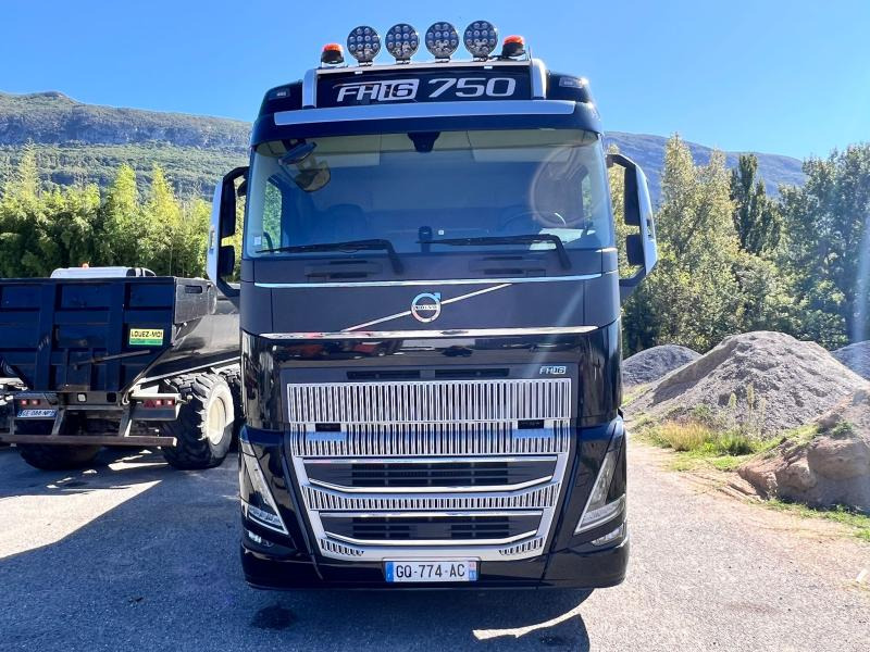 Volvo FH16 750cv 4x2 Cabine Glob Hydraulique - Sadulveok: pilt 3 Volvo FH16 750cv 4x2 Cabine Glob Hydraulique - Sadulveok: pilt 3