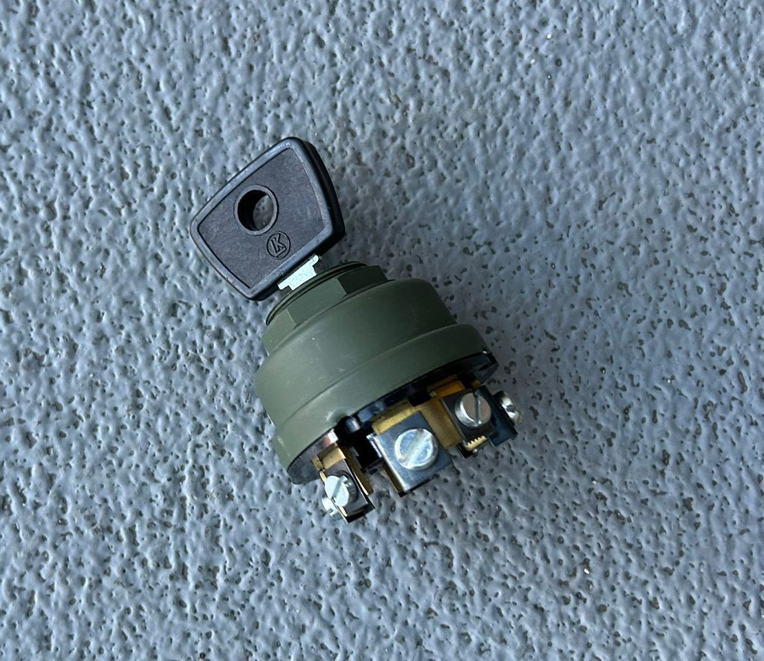 MAN MAN KAT 1-8X8-6X6-4X4-IGNITION AND KEY ASSEMBLY-OFF-ROAD TRUCK - Elektrisüsteem: pilt 1 MAN MAN KAT 1-8X8-6X6-4X4-IGNITION AND KEY ASSEMBLY-OFF-ROAD TRUCK - Elektrisüsteem: pilt 1