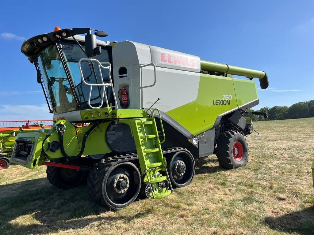 Claas 750TT c/w V900 Header - Kombain: pilt 1 Claas 750TT c/w V900 Header - Kombain: pilt 1