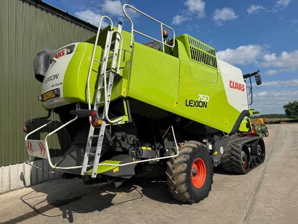 Claas Lexion 750TT APS Hybrid c/w V900 Header - Kombain: pilt 4 Claas Lexion 750TT APS Hybrid c/w V900 Header - Kombain: pilt 4