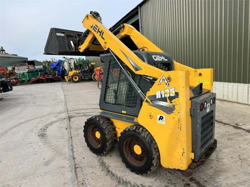 Gehl R135 Skid Steer - Kompaktlaadur: pilt 2 Gehl R135 Skid Steer - Kompaktlaadur: pilt 2