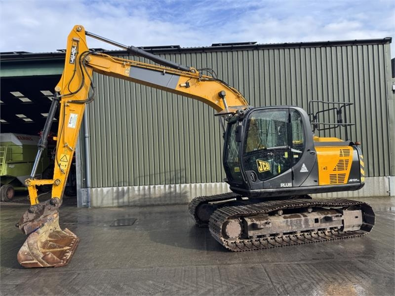 JCB JS 131 LC+ Excavator - Liigendkallur: pilt 3 JCB JS 131 LC+ Excavator - Liigendkallur: pilt 3