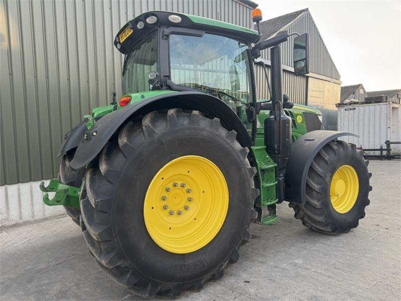 John Deere 6215R Command Pro **Ultimate Edition**Front PTO** - Traktor: pilt 4 John Deere 6215R Command Pro **Ultimate Edition**Front PTO** - Traktor: pilt 4