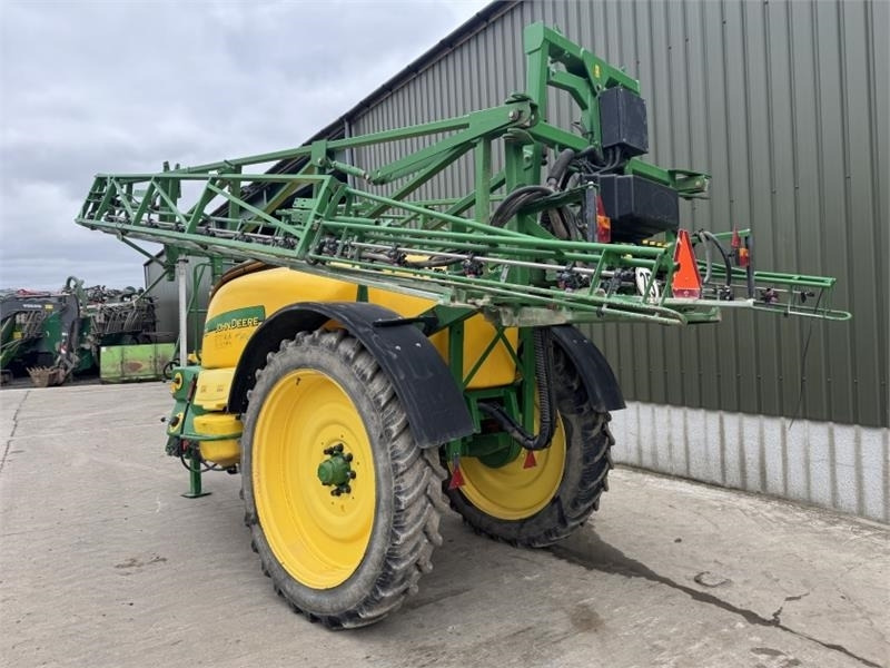 John Deere 732 Trailed Sprayer - Traktorilt tõusev pritsija: pilt 2 John Deere 732 Trailed Sprayer - Traktorilt tõusev pritsija: pilt 2