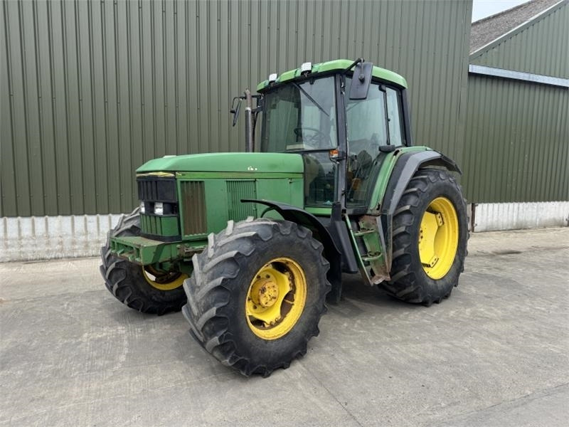 John Deere John Deere 6800 - Traktor: pilt 1 John Deere John Deere 6800 - Traktor: pilt 1