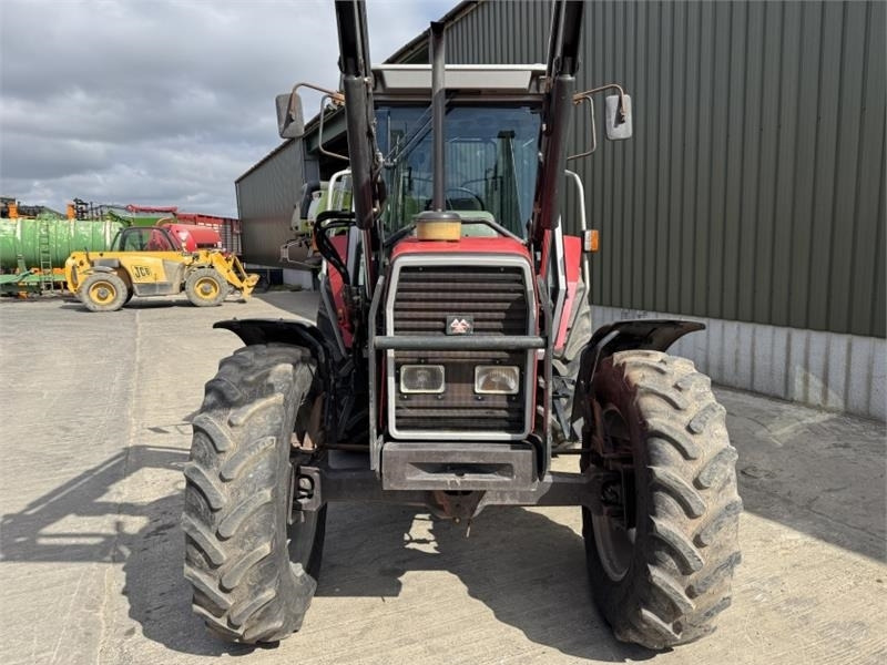 Massey Ferguson Massey Ferguson 3075 Dynashift *Low Hours* - Traktor: pilt 5 Massey Ferguson Massey Ferguson 3075 Dynashift *Low Hours* - Traktor: pilt 5