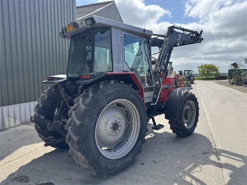 Massey Ferguson Massey Ferguson 3075 Dynashift *Low Hours* - Traktor: pilt 4 Massey Ferguson Massey Ferguson 3075 Dynashift *Low Hours* - Traktor: pilt 4