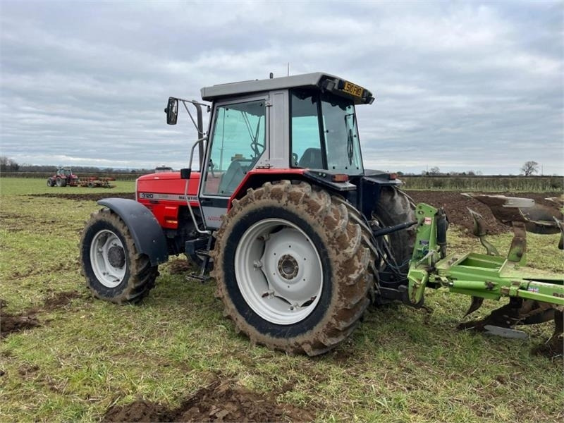Massey Ferguson Massey Ferguson 3120 Dynashift - Traktor: pilt 2 Massey Ferguson Massey Ferguson 3120 Dynashift - Traktor: pilt 2
