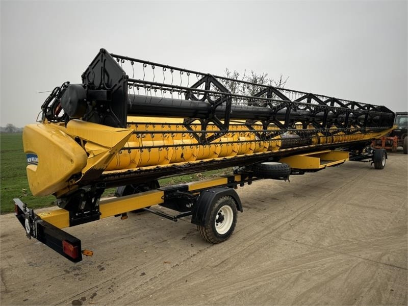 New Holland 41ft Varifeed Header - Koristusmasina lisad: pilt 2 New Holland 41ft Varifeed Header - Koristusmasina lisad: pilt 2