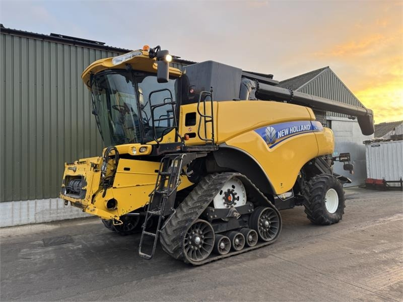 New Holland CR9080 c/w 30ft Varifeed Header - Koristusmasina lisad: pilt 1 New Holland CR9080 c/w 30ft Varifeed Header - Koristusmasina lisad: pilt 1