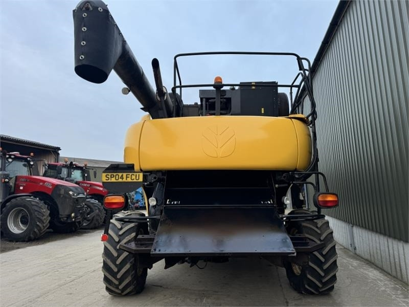 New Holland CR960 c/w 24ft Header **Video Below** - Koristusmasina lisad: pilt 5 New Holland CR960 c/w 24ft Header **Video Below** - Koristusmasina lisad: pilt 5