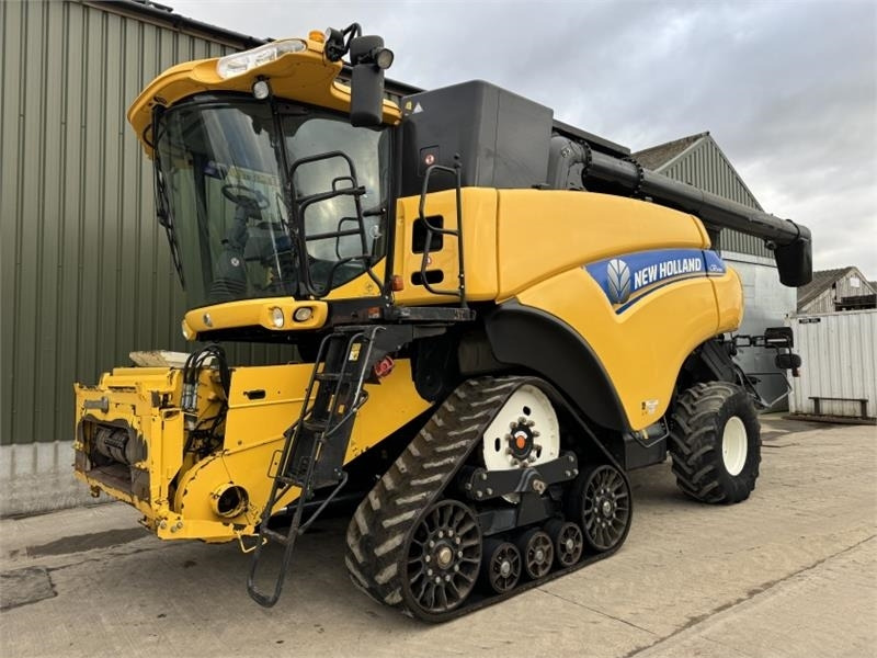 New Holland New Holland CR9090 c/w 35ft Header - Koristusmasina lisad: pilt 4 New Holland New Holland CR9090 c/w 35ft Header - Koristusmasina lisad: pilt 4