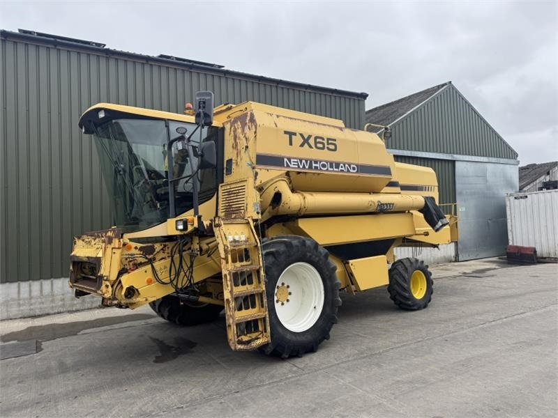 New Holland New Holland TX65 c/w 17ft Header - Koristusmasina lisad: pilt 1 New Holland New Holland TX65 c/w 17ft Header - Koristusmasina lisad: pilt 1