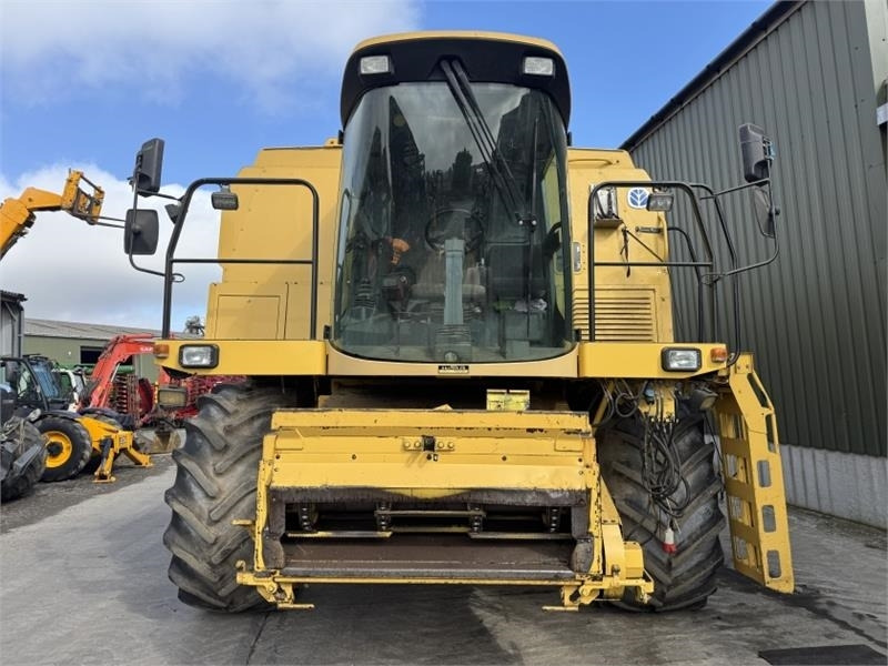 New Holland TX66 Combine Harvester c/w 20ft Header - Koristusmasina lisad: pilt 5 New Holland TX66 Combine Harvester c/w 20ft Header - Koristusmasina lisad: pilt 5