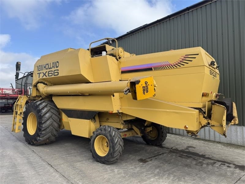 New Holland TX66 Combine Harvester c/w 20ft Header - Koristusmasina lisad: pilt 2 New Holland TX66 Combine Harvester c/w 20ft Header - Koristusmasina lisad: pilt 2