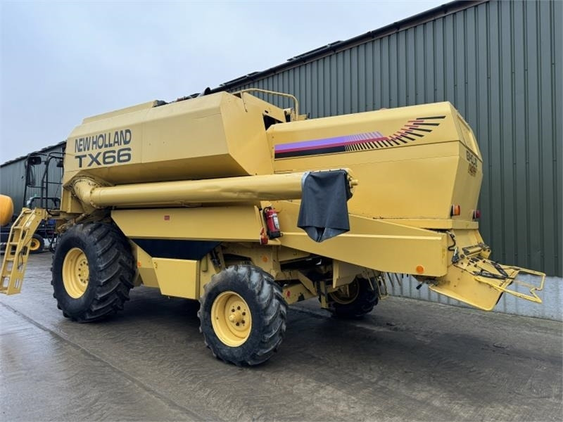 New Holland TX66 c/w 20ft Header - Koristusmasina lisad: pilt 4 New Holland TX66 c/w 20ft Header - Koristusmasina lisad: pilt 4