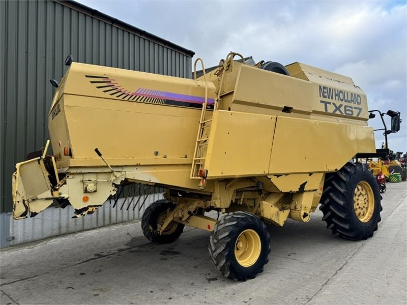 New Holland TX67 c/w 20ft Header - Koristusmasina lisad: pilt 2 New Holland TX67 c/w 20ft Header - Koristusmasina lisad: pilt 2