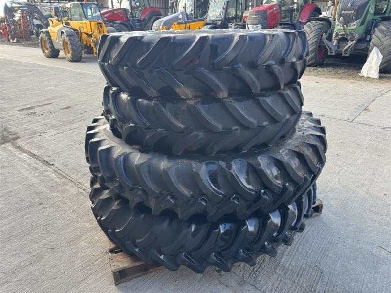 Firestone 340/85R36 and 380/90R50 New Holland Rowcrop Wheels - Põllutööseade: pilt 1 Firestone 340/85R36 and 380/90R50 New Holland Rowcrop Wheels - Põllutööseade: pilt 1
