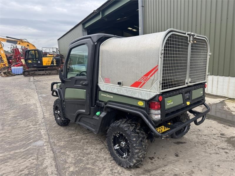 John Deere XUV 865M Gator - Põllutööseade: pilt 2 John Deere XUV 865M Gator - Põllutööseade: pilt 2