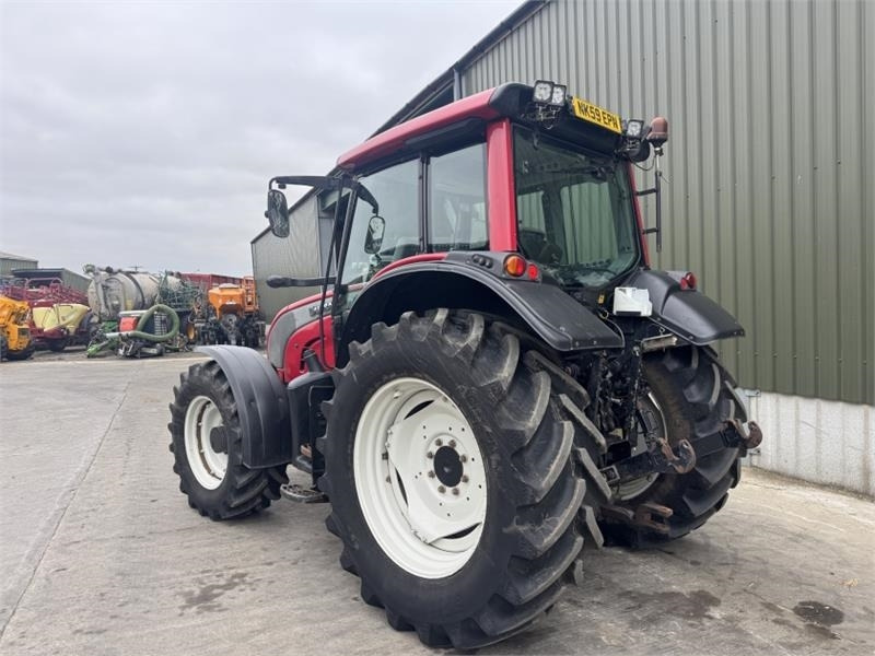 Valtra N121 Tractor - Traktor: pilt 2 Valtra N121 Tractor - Traktor: pilt 2