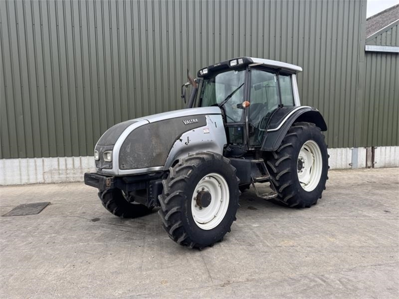 Valtra T 121 - Traktor: pilt 1 Valtra T 121 - Traktor: pilt 1