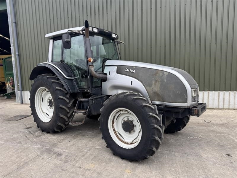 Valtra T 121 - Traktor: pilt 3 Valtra T 121 - Traktor: pilt 3