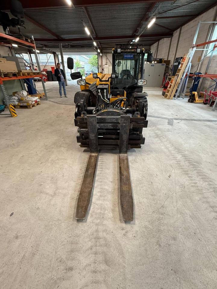 JCB 525-60T5 Hi-Viz - Teleskooprataslaadur: pilt 3 JCB 525-60T5 Hi-Viz - Teleskooprataslaadur: pilt 3