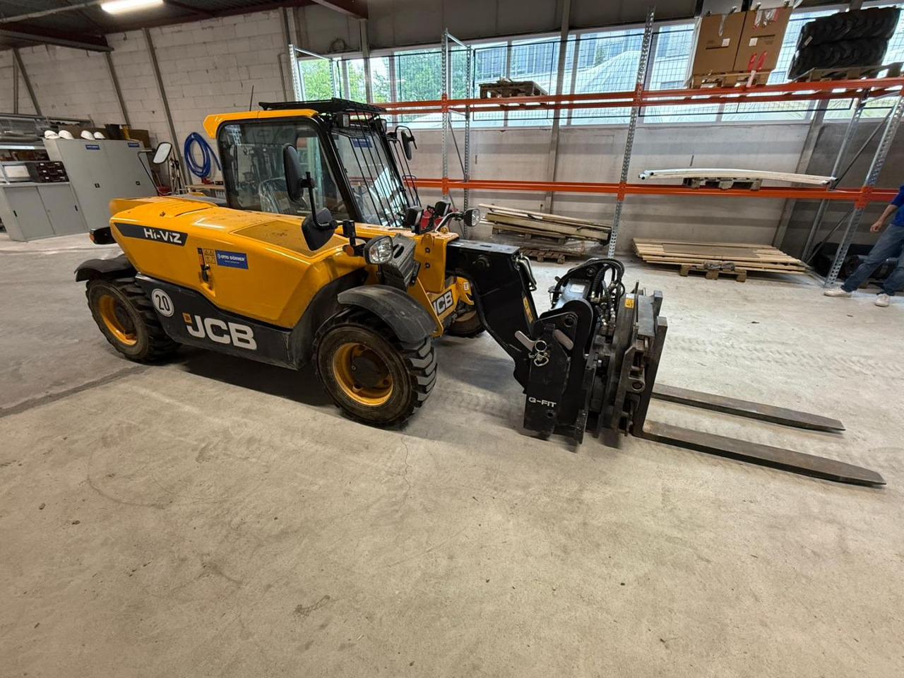 JCB 525-60T5 Hi-Viz - Teleskooprataslaadur: pilt 2 JCB 525-60T5 Hi-Viz - Teleskooprataslaadur: pilt 2