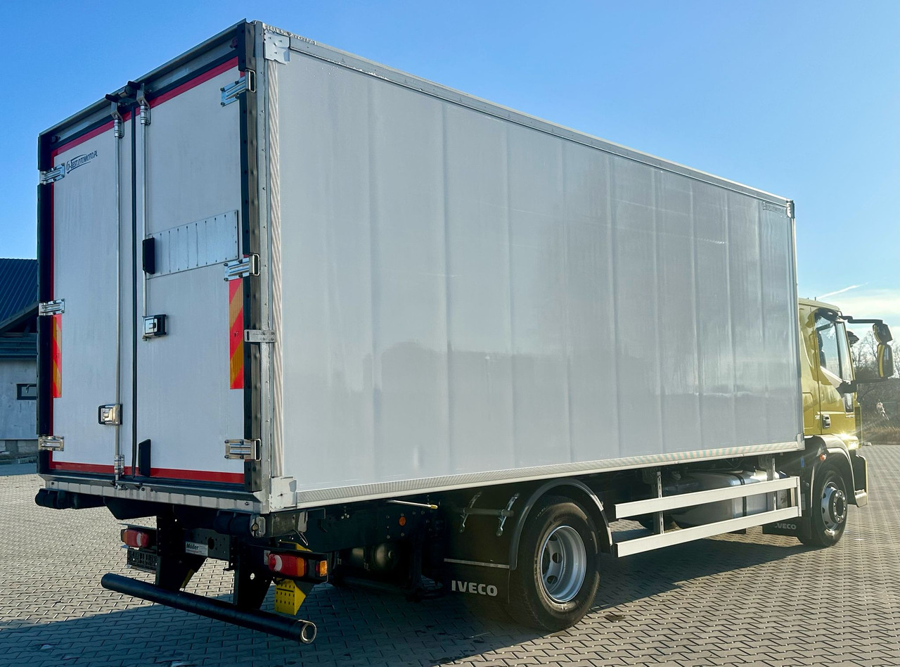 IVECO EUROCARGO 160-280 / CHŁODNIA / 6.1 M DŁUGOŚCI / 15 EUROPALET / AUTOMAT / SYPIALKA / NISKI PRZEBIEG / 16 TON DMC / CARRIER SPALINOWO - ELEKTRYCZNY / 2018 ROK - Külmutiga veoauto: pilt 5 IVECO EUROCARGO 160-280 / CHŁODNIA / 6.1 M DŁUGOŚCI / 15 EUROPALET / AUTOMAT / SYPIALKA / NISKI PRZEBIEG / 16 TON DMC / CARRIER SPALINOWO - ELEKTRYCZNY / 2018 ROK - Külmutiga veoauto: pilt 5