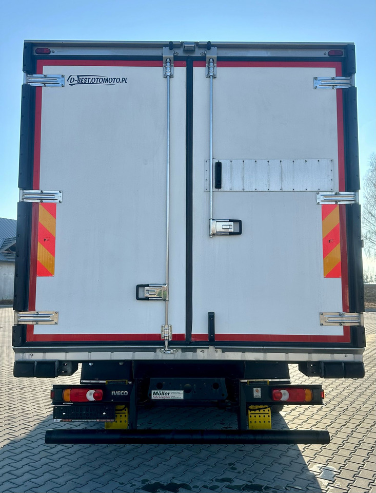 IVECO EUROCARGO 160-280 / CHŁODNIA / 6.1 M DŁUGOŚCI / 15 EUROPALET / AUTOMAT / SYPIALKA / NISKI PRZEBIEG / 16 TON DMC / CARRIER SPALINOWO - ELEKTRYCZNY / 2018 ROK - Külmutiga veoauto: pilt 3 IVECO EUROCARGO 160-280 / CHŁODNIA / 6.1 M DŁUGOŚCI / 15 EUROPALET / AUTOMAT / SYPIALKA / NISKI PRZEBIEG / 16 TON DMC / CARRIER SPALINOWO - ELEKTRYCZNY / 2018 ROK - Külmutiga veoauto: pilt 3