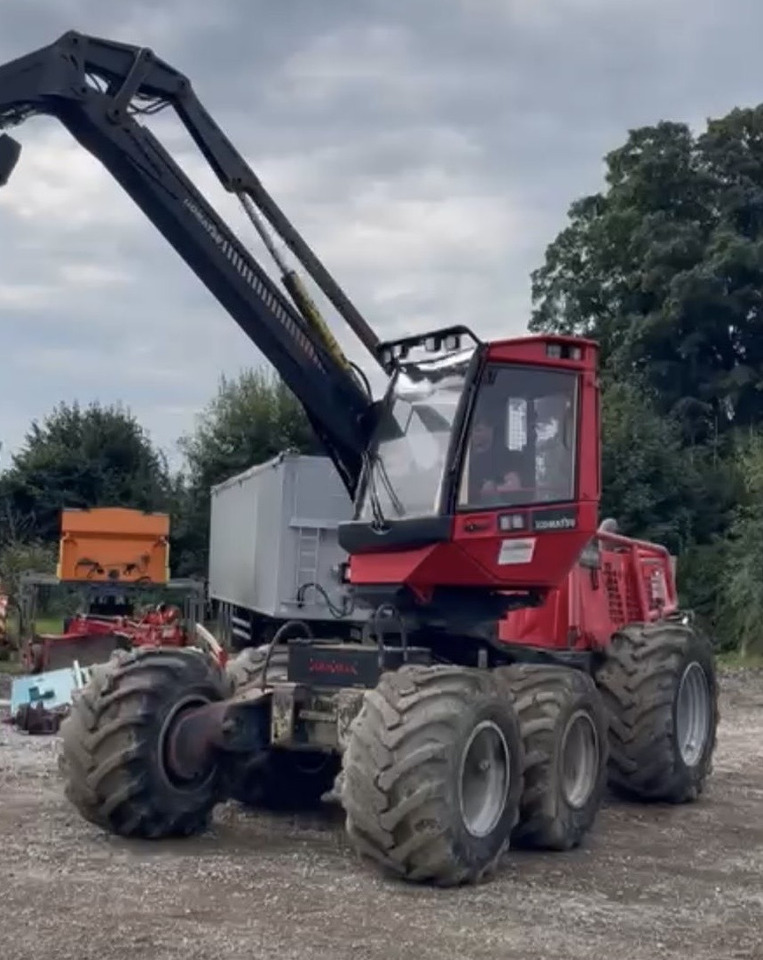 KOMATSU 911.5 / GŁOWICA C93 / CIĄGNIK LEŚNY / SERWISOWANY - Metsakoristaja: pilt 2 KOMATSU 911.5 / GŁOWICA C93 / CIĄGNIK LEŚNY / SERWISOWANY - Metsakoristaja: pilt 2