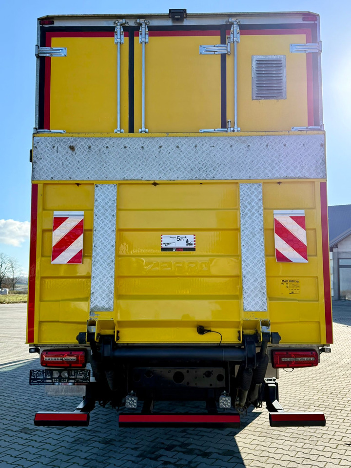 MAN 18.320 / IZOTERMA / GRZANA / WINDA / 20 EUROPALET / AUTOMAT / 170 TYŚ KM / 2021 R / SYPIALKA / CAŁY NA PODUSZKACH / SPROWADZONY / JAK NOWY - Isotermiline furgoon: pilt 5 MAN 18.320 / IZOTERMA / GRZANA / WINDA / 20 EUROPALET / AUTOMAT / 170 TYŚ KM / 2021 R / SYPIALKA / CAŁY NA PODUSZKACH / SPROWADZONY / JAK NOWY - Isotermiline furgoon: pilt 5