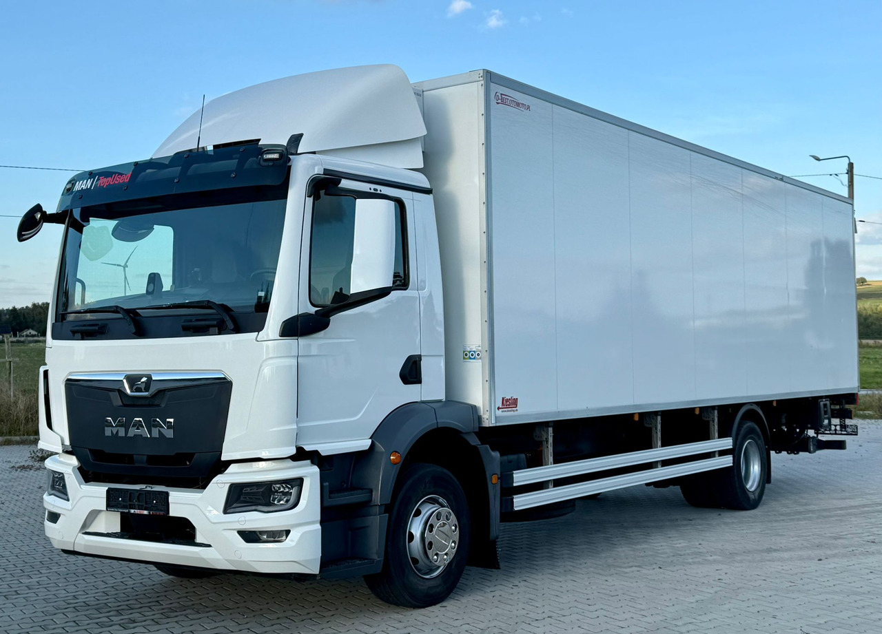MAN TGM 15.290 / CHŁODNIA / WINDA / 8.3 M DŁUGOŚCI / 20 EUROPALET / THERMO KING / +30/-30 / AUTOMAT / 2021 ROK / SERWISOWANY - Külmutiga veoauto: pilt 2 MAN TGM 15.290 / CHŁODNIA / WINDA / 8.3 M DŁUGOŚCI / 20 EUROPALET / THERMO KING / +30/-30 / AUTOMAT / 2021 ROK / SERWISOWANY - Külmutiga veoauto: pilt 2