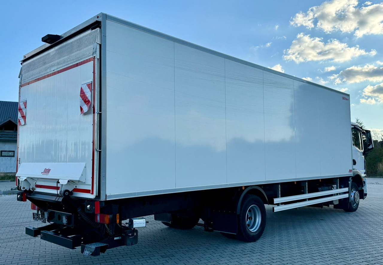 MAN TGM 15.290 / CHŁODNIA / WINDA / 8.3 M DŁUGOŚCI / 20 EUROPALET / THERMO KING / +30/-30 / AUTOMAT / 2021 ROK / SERWISOWANY - Külmutiga veoauto: pilt 3 MAN TGM 15.290 / CHŁODNIA / WINDA / 8.3 M DŁUGOŚCI / 20 EUROPALET / THERMO KING / +30/-30 / AUTOMAT / 2021 ROK / SERWISOWANY - Külmutiga veoauto: pilt 3