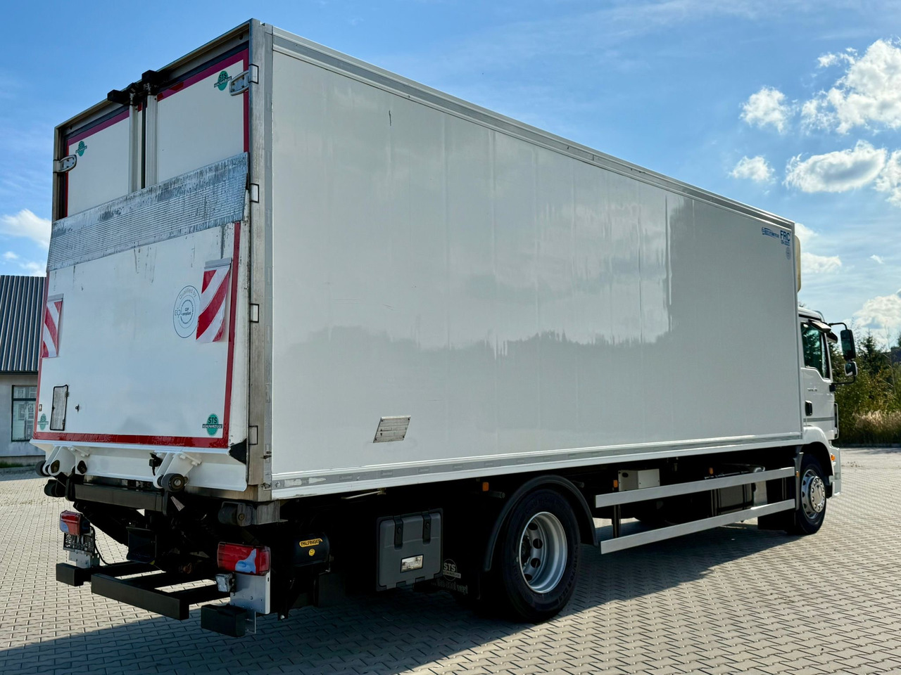 MAN TGM 18.290 / CHŁODNIA / WINDA / 18 PALET / AUTOMAT / NISKI PRZEBIEG / 2017 - Külmutiga veoauto: pilt 3 MAN TGM 18.290 / CHŁODNIA / WINDA / 18 PALET / AUTOMAT / NISKI PRZEBIEG / 2017 - Külmutiga veoauto: pilt 3
