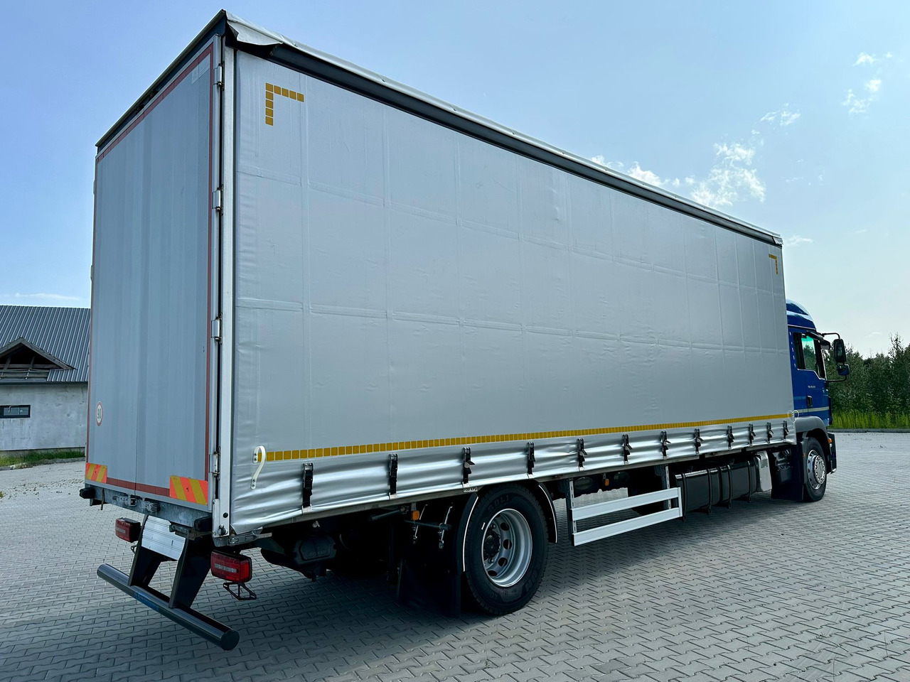 MAN TGM 18.320 / FIRANKA / 20 EUROPALET / 8.3 M DŁUGOŚCI / AUTOMAT / SYPIALKA / 2018 ROK / 9 809 KG ŁADOWNOŚCI - Tent veoauto: pilt 4 MAN TGM 18.320 / FIRANKA / 20 EUROPALET / 8.3 M DŁUGOŚCI / AUTOMAT / SYPIALKA / 2018 ROK / 9 809 KG ŁADOWNOŚCI - Tent veoauto: pilt 4