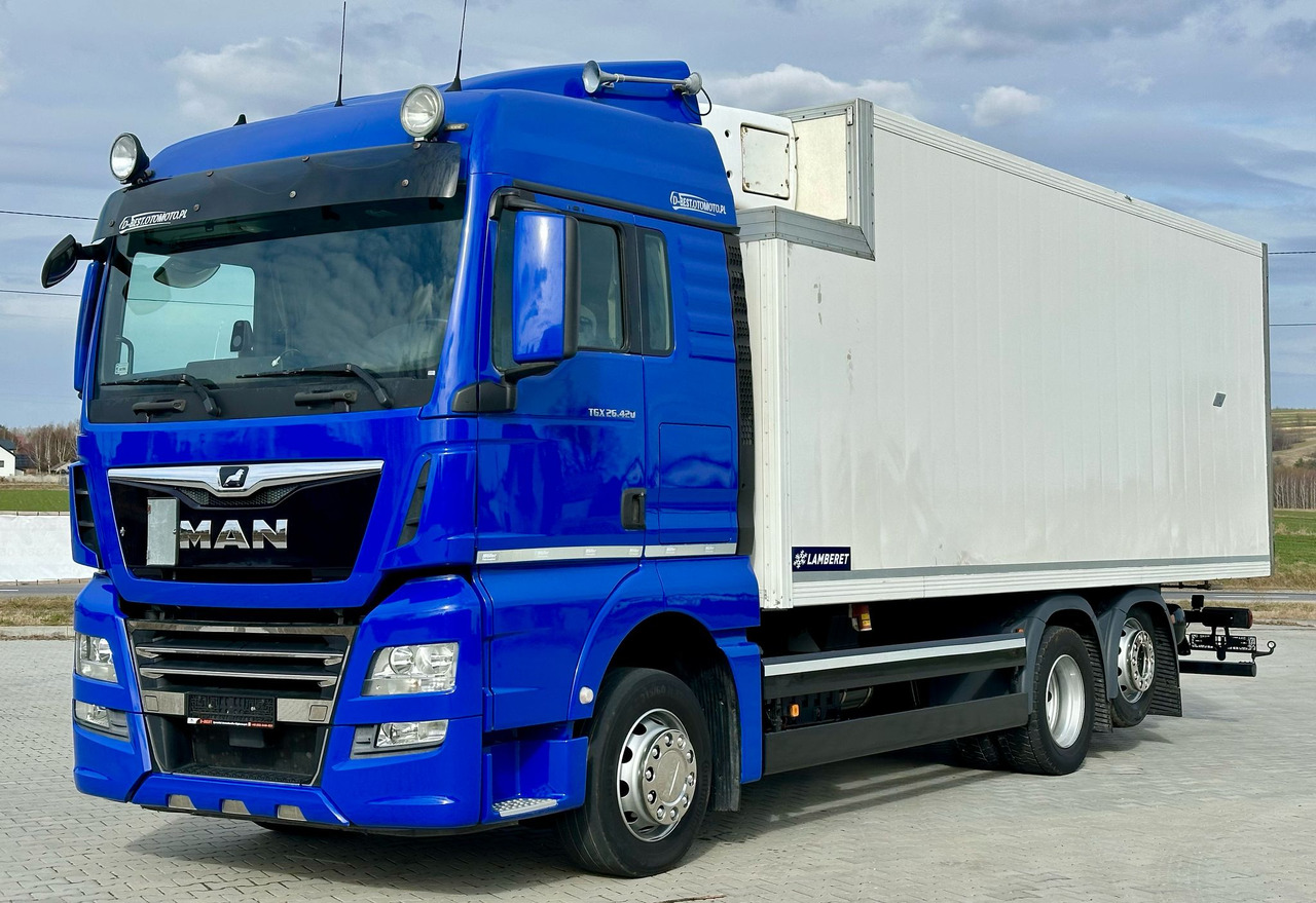 MAN TGX 26.420 / CHŁODNIA / LAMBERET / 18 EUROPALET / 6x2 / 2017 ROK / SYPIALKA - Külmutiga veoauto: pilt 2 MAN TGX 26.420 / CHŁODNIA / LAMBERET / 18 EUROPALET / 6x2 / 2017 ROK / SYPIALKA - Külmutiga veoauto: pilt 2