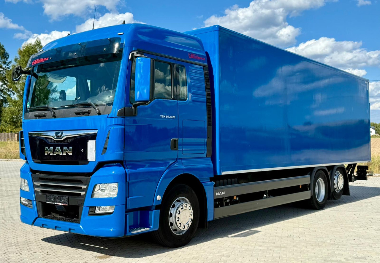 MAN TGX 26.420 / KONTENER / WINDA / 8.5 M DŁUGOŚCI / 21 EUROPALET / 6x2 / 3 OŚ PODNOSZONA I SKRĘTNA / ŁADOWNOŚĆ 14 415 KG / 2018 ROK / Z NIEMIEC - Kasti veoauto: pilt 2 MAN TGX 26.420 / KONTENER / WINDA / 8.5 M DŁUGOŚCI / 21 EUROPALET / 6x2 / 3 OŚ PODNOSZONA I SKRĘTNA / ŁADOWNOŚĆ 14 415 KG / 2018 ROK / Z NIEMIEC - Kasti veoauto: pilt 2