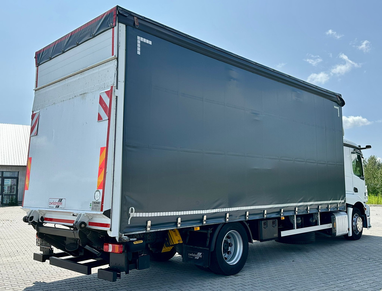MERCEDES-BENZ ACTROS 1833 / FIRANKA / WINDA / 18 PALET / AUTOMAT / 310 TYS KM / DUŻY SILNIK / 2020 ROK / SYPIALKA - Tent veoauto: pilt 3 MERCEDES-BENZ ACTROS 1833 / FIRANKA / WINDA / 18 PALET / AUTOMAT / 310 TYS KM / DUŻY SILNIK / 2020 ROK / SYPIALKA - Tent veoauto: pilt 3