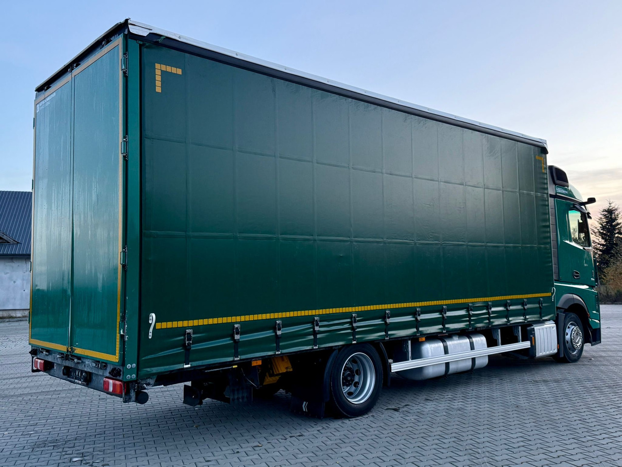 MERCEDES-BENZ ACTROS 1845 / FIRANKA / 19 EUROPALET / DUŻA KABINA / AUTOMAT / 2021 - Tent veoauto: pilt 4 MERCEDES-BENZ ACTROS 1845 / FIRANKA / 19 EUROPALET / DUŻA KABINA / AUTOMAT / 2021 - Tent veoauto: pilt 4