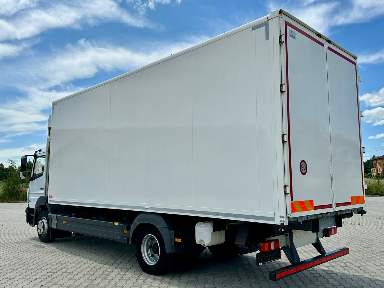 MERCEDES-BENZ ATEGO / 1221 / IZOTERMA / KONTENER / AUTOMAT / 230 TYS KM / 17 EUROPALET / 6.8 M DŁUGOŚCI / 2019 ROK - Isotermiline furgoon: pilt 4 MERCEDES-BENZ ATEGO / 1221 / IZOTERMA / KONTENER / AUTOMAT / 230 TYS KM / 17 EUROPALET / 6.8 M DŁUGOŚCI / 2019 ROK - Isotermiline furgoon: pilt 4