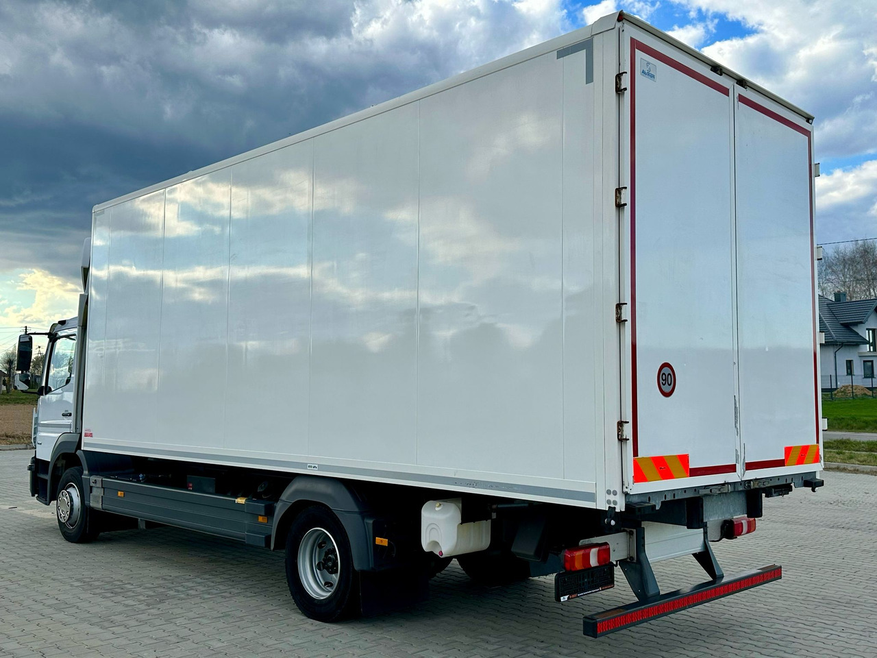 MERCEDES-BENZ ATEGO / 1221 / IZOTERMA / KONTENER / AUTOMAT / 230 TYS KM / 17 EUROPALET / 6.8 M DŁUGOŚCI / 2019 ROK - Isotermiline furgoon: pilt 3 MERCEDES-BENZ ATEGO / 1221 / IZOTERMA / KONTENER / AUTOMAT / 230 TYS KM / 17 EUROPALET / 6.8 M DŁUGOŚCI / 2019 ROK - Isotermiline furgoon: pilt 3