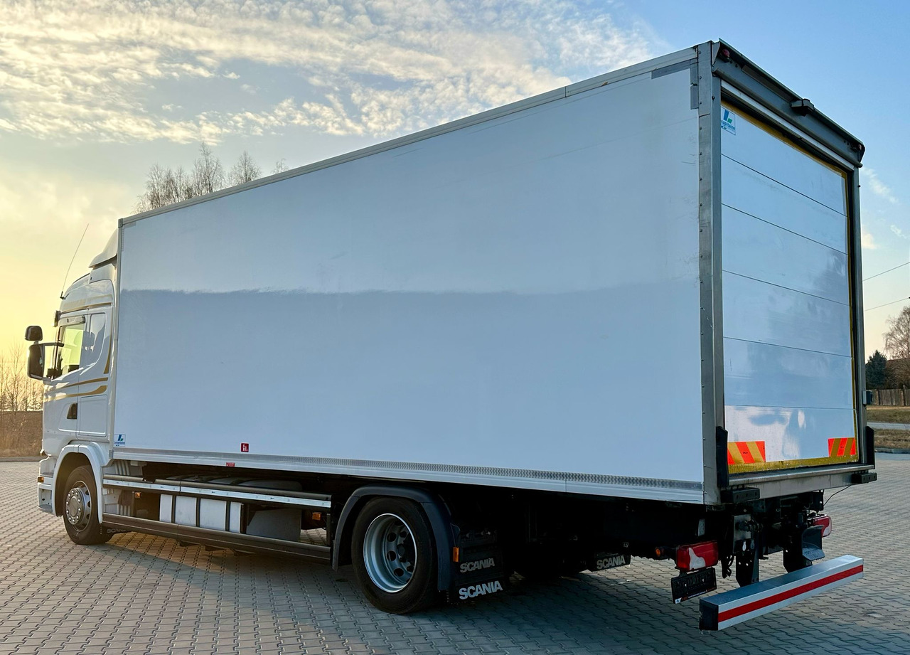 SCANIA G360 / IZOTERMA / 6.8 M DŁUGOŚCI / AUTOMAT / CAŁA NA PODUSZKACH / KLIMA POSTOJOWA / ELEKTRYCZNA ROLETA TYŁ / SYPIALKA - Isotermiline furgoon: pilt 5 SCANIA G360 / IZOTERMA / 6.8 M DŁUGOŚCI / AUTOMAT / CAŁA NA PODUSZKACH / KLIMA POSTOJOWA / ELEKTRYCZNA ROLETA TYŁ / SYPIALKA - Isotermiline furgoon: pilt 5