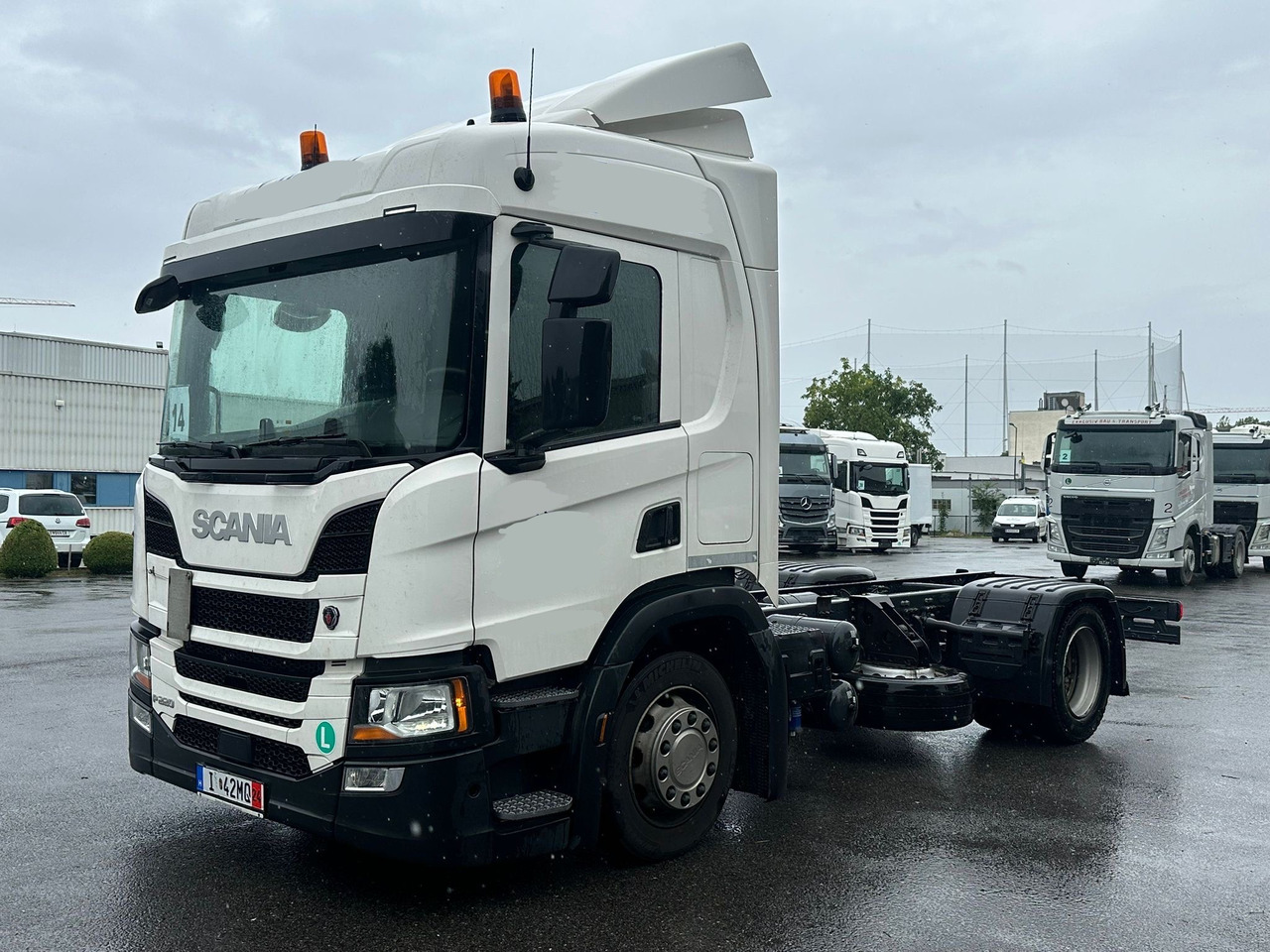 SCANIA P220 / RAMA DO ZABUDOWY / ROZSTAW OSI 3.90 M / SILNIK 6 / WYWROTKA / BECZKA / HAKOWIEC / UTRZYMANIE DRÓG / AUTOMAT / 2019 ROK / NISKI PRZEBIEG - Kabiinišassiiga veoauto: pilt 2 SCANIA P220 / RAMA DO ZABUDOWY / ROZSTAW OSI 3.90 M / SILNIK 6 / WYWROTKA / BECZKA / HAKOWIEC / UTRZYMANIE DRÓG / AUTOMAT / 2019 ROK / NISKI PRZEBIEG - Kabiinišassiiga veoauto: pilt 2