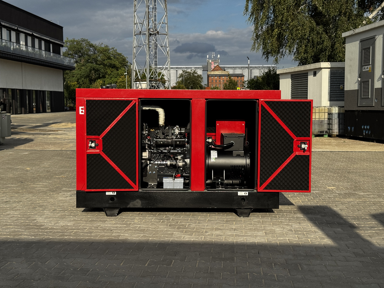 IVECO 30 kVA / 24 kW - Generaatorikomplekt: pilt 4 IVECO 30 kVA / 24 kW - Generaatorikomplekt: pilt 4